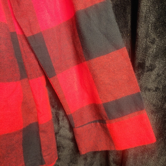 Old Navy Red and Black Plaid Button Down - Picture 4 of 8